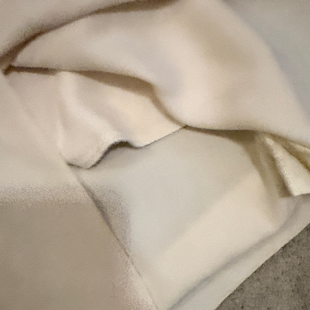 (228)Wilfred Aritzia Cream Wrap Dress Size 4 - Picture 5 of 6